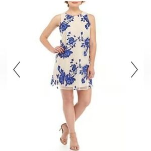 EUC EMBROIDERED SHIFT DRESS